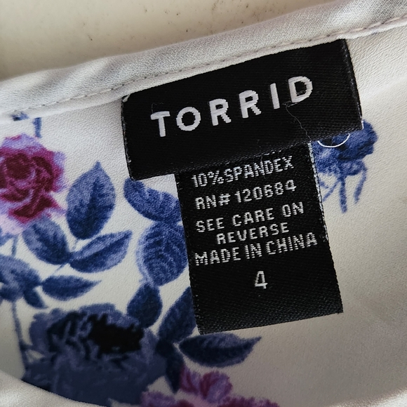 Torrid EUC Size 4 White Blue Floral Lace Trim Flowy Tank Top - Picture 5 of 15